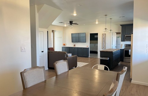 Elgin Autre | Barn house on 50 acres Mountain View