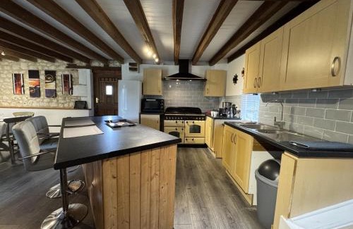 Aubigne-Racan Maison | Barn in Aubigné-Racan with Heated Pool