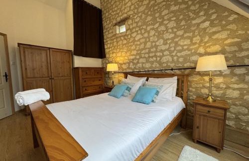 Aubigne-Racan Maison | Barn in Aubigné-Racan with Heated Pool