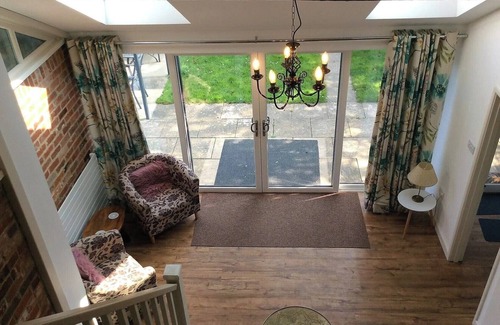 Stratton Strawless Maison | Barn with countryside views in private garden