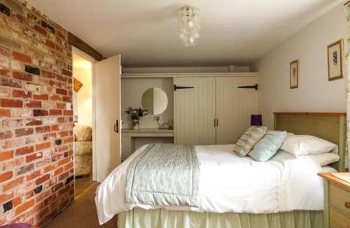 Stratton Strawless Maison | Barn with countryside views in private garden