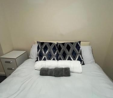 Chelmsford Maison | Barnfield Rooms