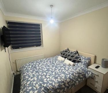 Chelmsford Maison | Barnfield Rooms