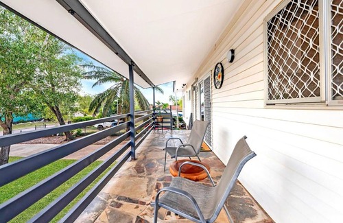 Leanyer Maison | Baroalba Pool House - Sprawling Tropical Escape