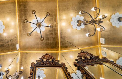 Bairro Alto Appartement | Baroque apart with patio Portuguese Soul Bica Tram 4p