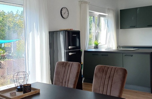 Adelheidsdorf Maison | Barrier-free house with terrace and free parking space