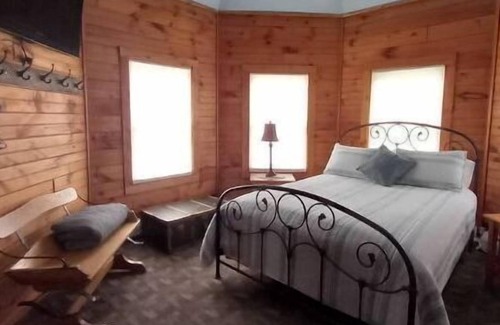 Olean Maison | Barry Street Historical Loft - But so much more!