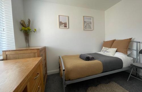 Barry Appartement | Barry Waterfront Stays - ENTIRE 3 BED PROPERTY