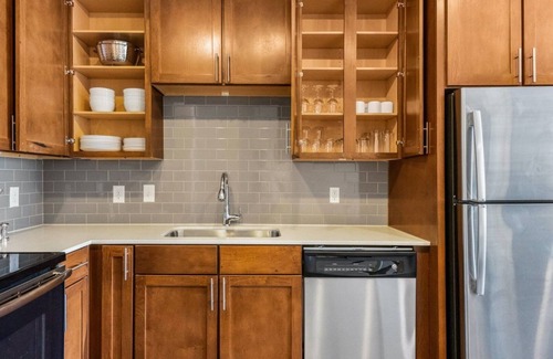 Venus Appartement | Barsala l 1BD Stay Near Downtown Clermont, Modern & Peaceful