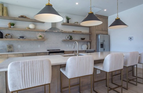 Venus Appartement | Barsala l 1BD Stay Near Downtown Clermont, Modern & Peaceful