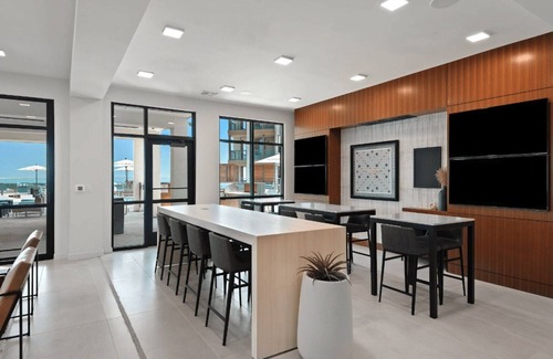 Austin Appartement | Barsala l Gorgeous 1BD/apartment in the heart of Downtown Lakeway