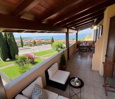 Calmasino Appartement | Barum Lake View Apartment in Lazise