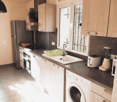 Contes Maison | Bas de villa. Côte d'Azur, à 20 kms de Nice