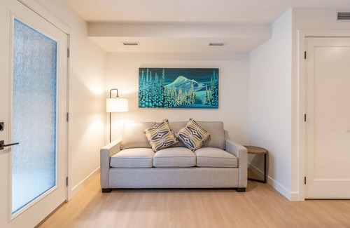 Revelstoke Hôtel | Basecamp Resorts Revelstoke I One Bedroom Apartment (Dog Friendly)