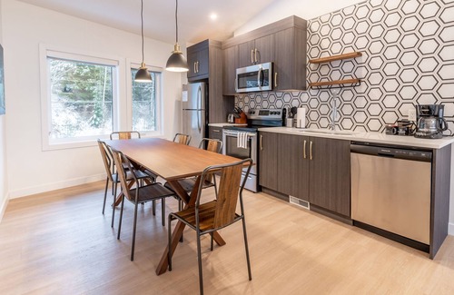 Revelstoke Hôtel | Basecamp Resorts Revelstoke I Four Bedroom Apartment