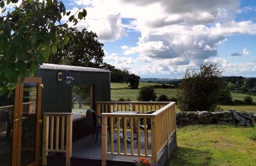 Borris Maison | BaseGlamp