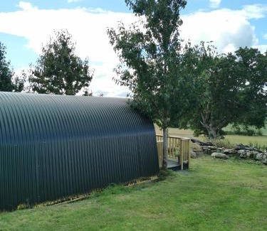 Borris Maison | BaseGlamp