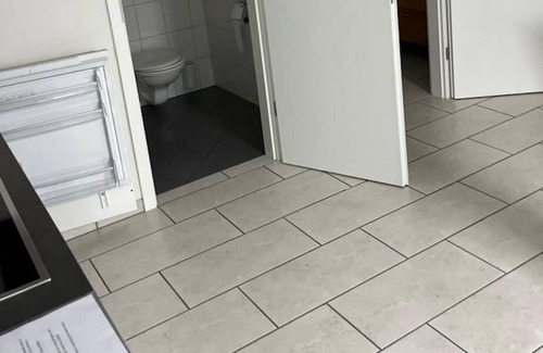 Muttenz Appartement | Basel - 5 mins away - Modern Basement Studio with Kitchen 35m2 in Muttenz