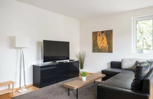 Bruderholz Appartement | BASELiving 3,5 Room Suite - Near ESC - Bahnhof SBB
