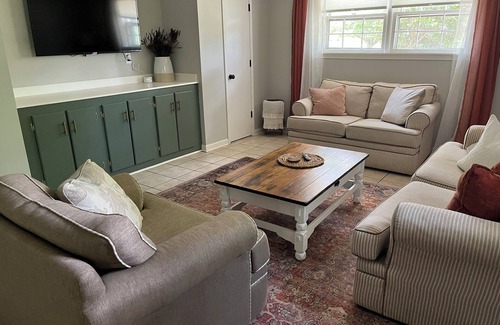Athens Appartement | Basement Apartment on the Loop