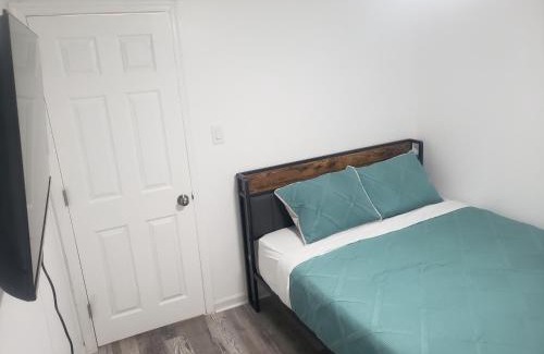 Collingdale Appartement | Basement Retreat BY THE AIRPORT