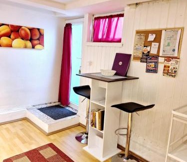 Eicken Appartement | Basement Room