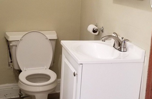 Dunbar Maison | Basics on a Budget, King, 55in smart TV, Wifi,Pets