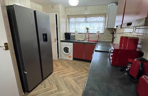 Basildon Maison | Basildon - Stay 5 - Garden - Parking - Town Centre