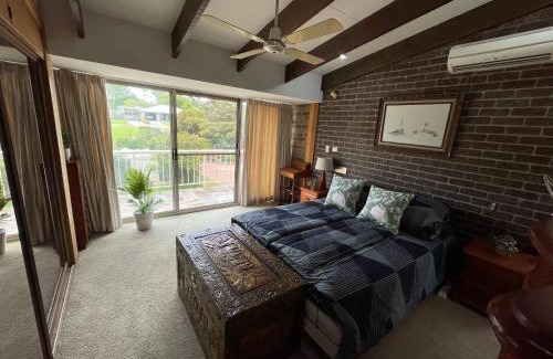 St. Georges Basin Maison | BasinWaterStays Waterfront Jetty - Brm1