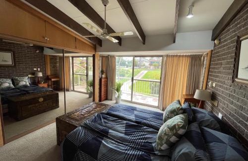 St. Georges Basin Maison | BasinWaterStays Waterfront Jetty - Brm1