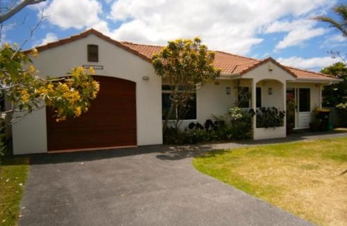 Whangamata Maison | Baskervilla - Whangamata Holiday Home