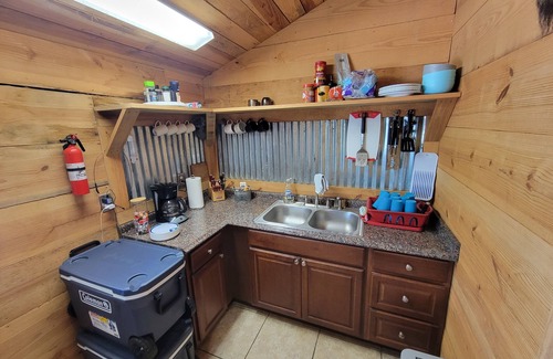 DeLand Cabine | Bass Lake cabin-Sleeps 8