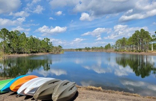 DeLand Cabine | Bass Lake cabin-Sleeps 8