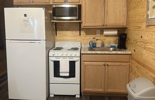 Stevenson Cabine | Bassmasters - Cozy 1-bedroom cabin with WiFi, AC in fabulous Stevenson
