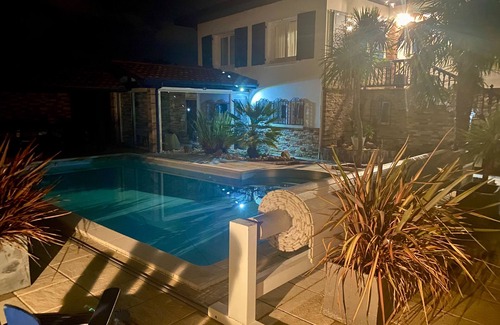 Bassussarry Appartement | Location 8 couchages prés de Biarritz--4 kms. PROMO. jusqu'à 8couchages