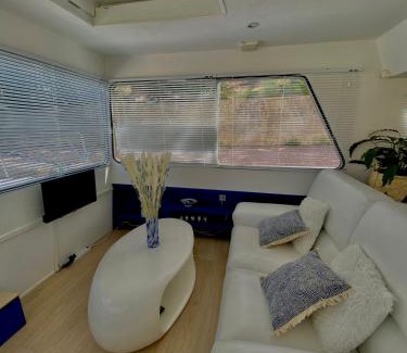 Anatole France Location De Bateaux | Bateau Mama Mia