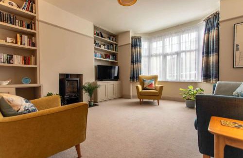 Bath Maison | Bath City Haven with Free Parking