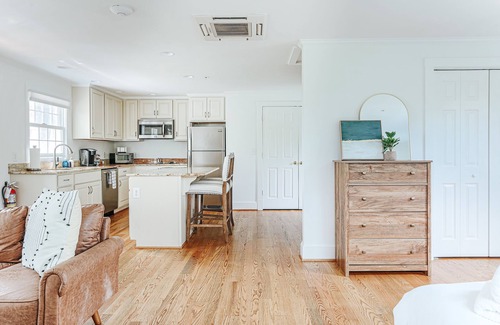 Staunton Maison | Batten Green - Luxury Boutique Inn. Entire Venue! WOW Views!
