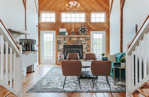 Staunton Maison | Batten Green - Luxury Boutique Inn. Entire Venue! WOW Views!