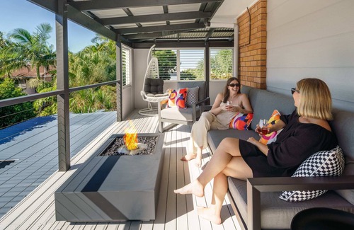 Battery Hill Maison | Battery Hill Pet-Friendly Poolside Paradise