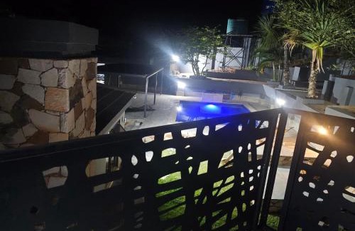 Tshakhuma Cabine | Batuka Damview Lodge