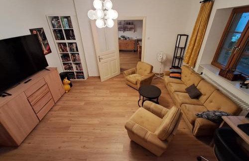 Großkadolz Appartement | Bauernhaus mit großem Innenhof und Garten - ideal für große Gruppen