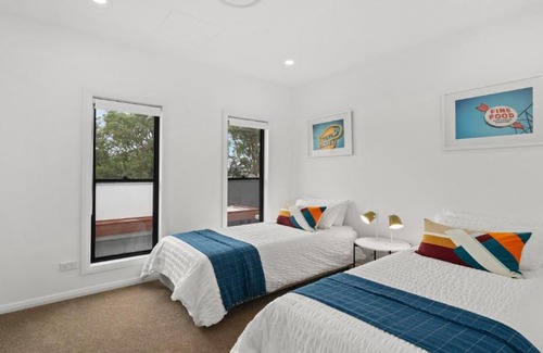 Booker Bay Maison | Bay Bliss U2 Booker Bay -Walk to beach, shops & restaurants