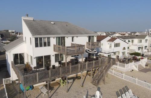 Beach Haven West Maison | Bay Front Home - Watch the sun rise over LBI. Pier for Boat/Swim/SUP/Kayak/Crab