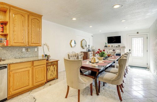 Hercules Maison | Bay & Hill Views: Modern Hercules Home