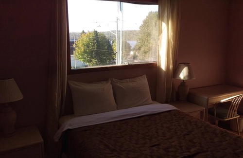 Timiskaming District Hôtel | Bay Lake Inn (Frontiersman Motel)