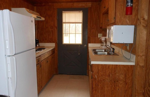 Bridgeport Station Balnéaire | Bay Landing Camping Resort Deluxe Cabin 29