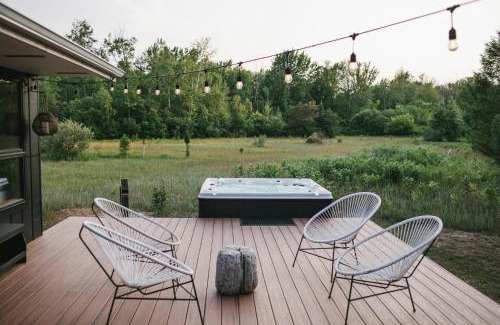 Beulah Maison | Bay Point Hideaway in the Woods