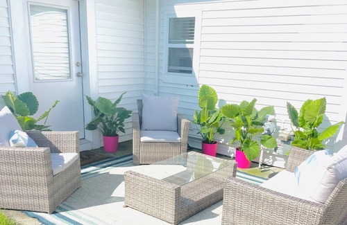 Waveland Maison | Bay Sunset Retreat-Walk to Nantasket beach- Charming 3-bedroom house