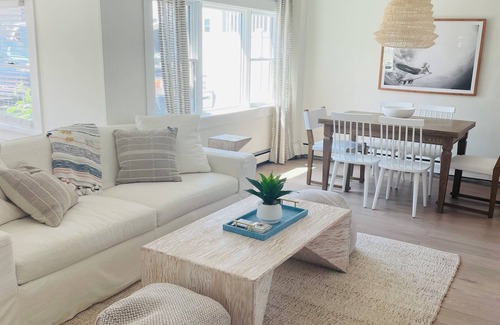 Waveland Maison | Bay Sunset Retreat-Walk to Nantasket beach- Charming 3-bedroom house